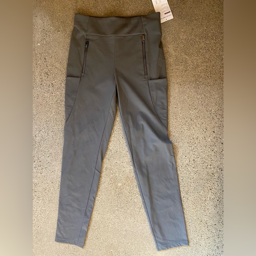 ATHLETA Headlands Highbrid Tight - size 4. High-rise NEW